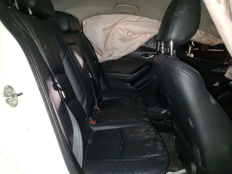 2018 MAZDA 3 TOURING  