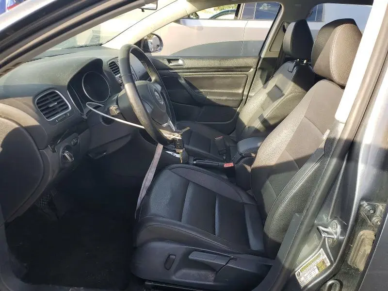 2010 VOLKSWAGEN JETTA SE  