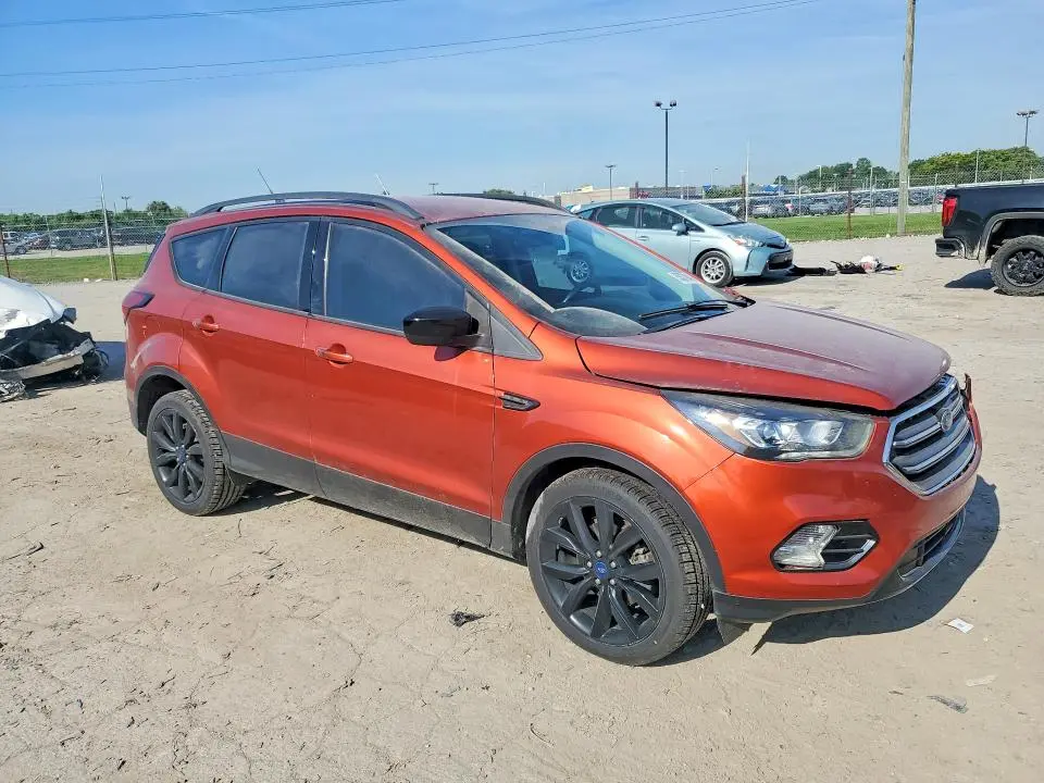 2019 FORD ESCAPE SE  