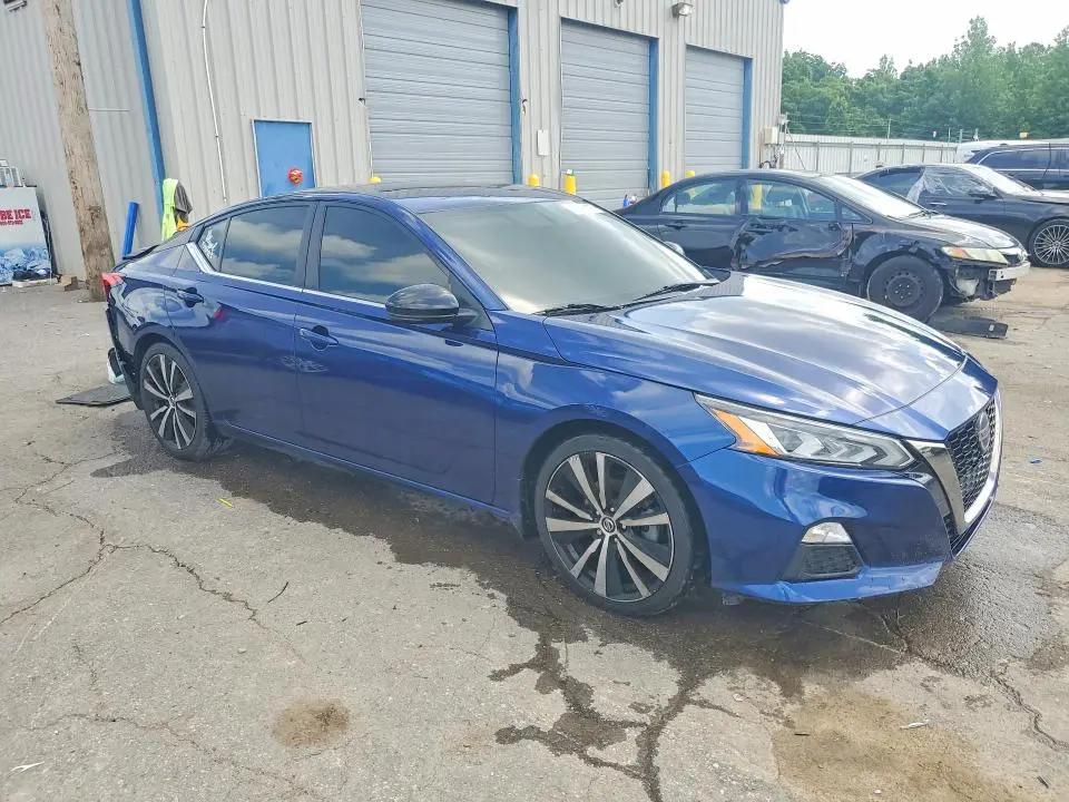 2019 NISSAN ALTIMA SR  