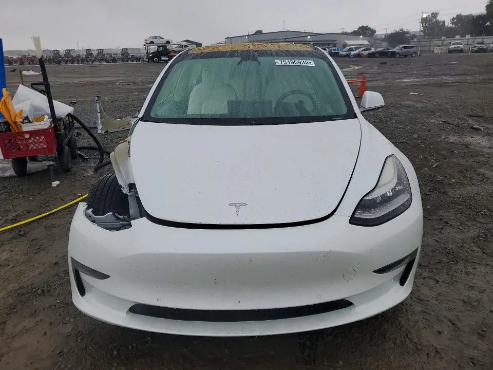 2018 TESLA MODEL 3   