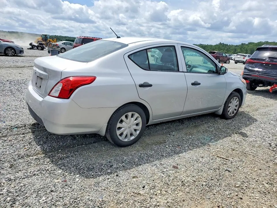 2019 NISSAN VERSA S  