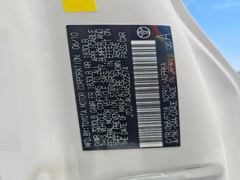 2010 TOYOTA YARIS BASE  