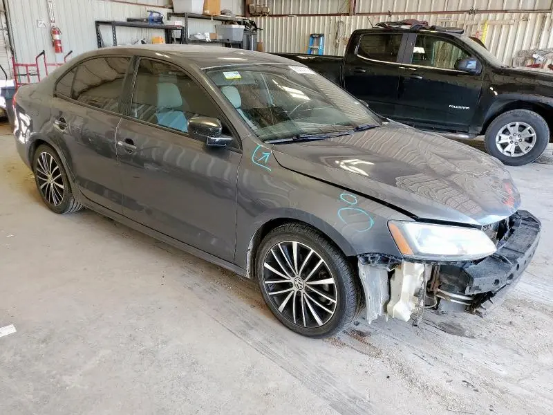 2015 VOLKSWAGEN JETTA SE  