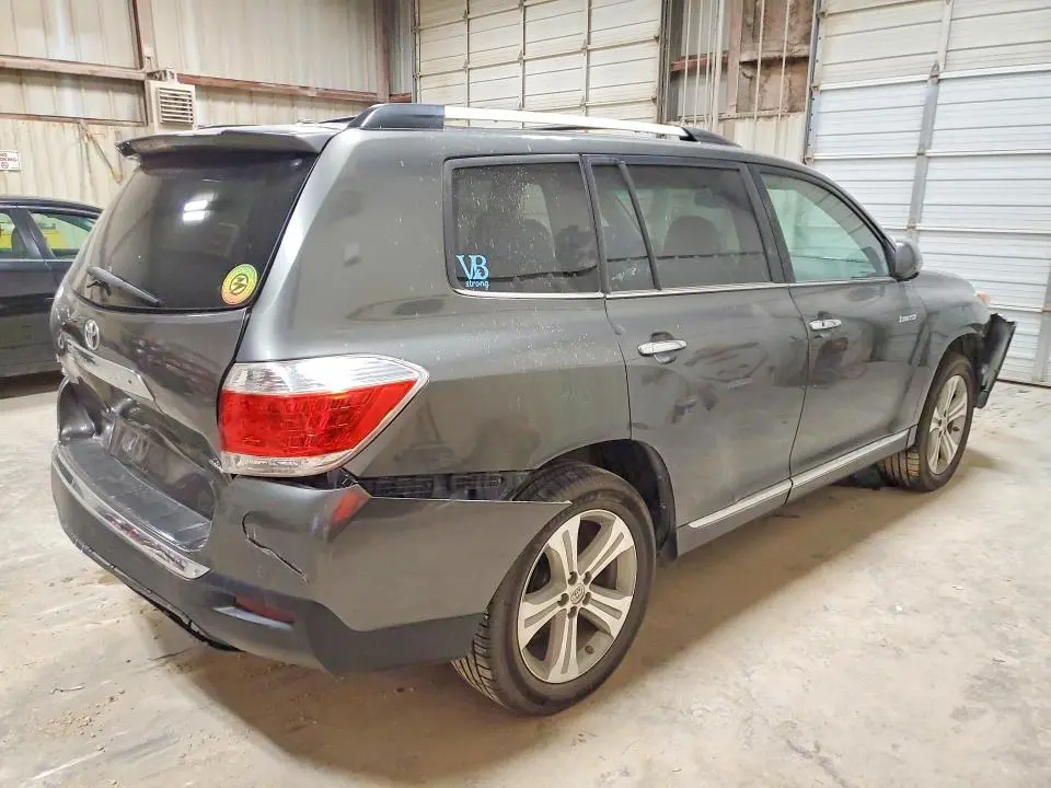 2013 TOYOTA HIGHLANDER LIMITED  