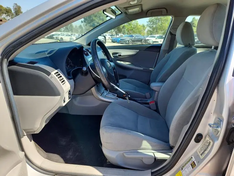 2013 TOYOTA COROLLA LE  