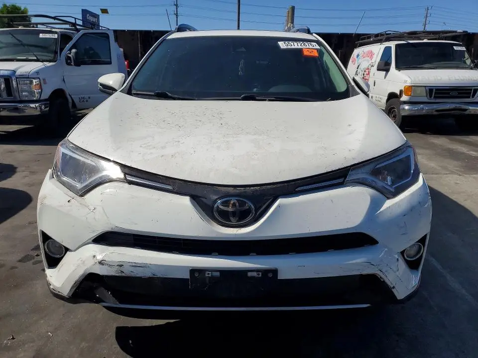 2018 TOYOTA RAV4 XLE  