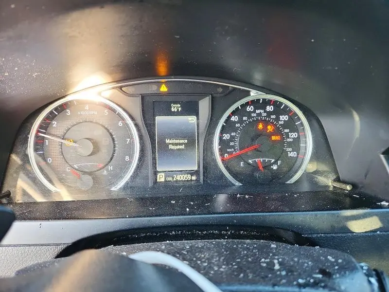2015 TOYOTA CAMRY SE  