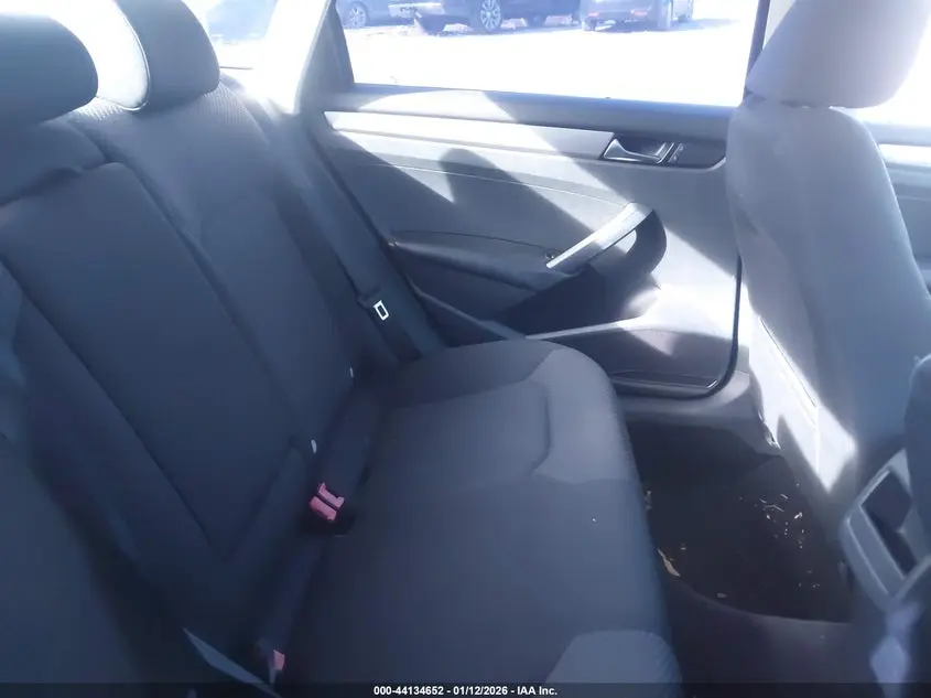 2012 VOLKSWAGEN PASSAT 2.5L S