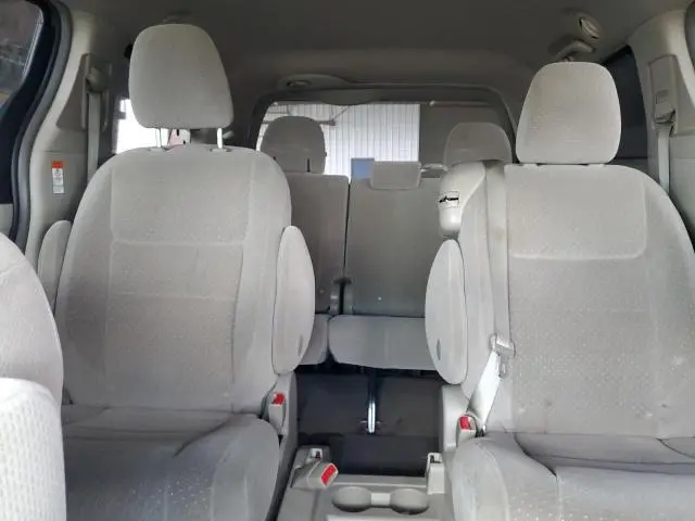 2015 TOYOTA SIENNA LE  