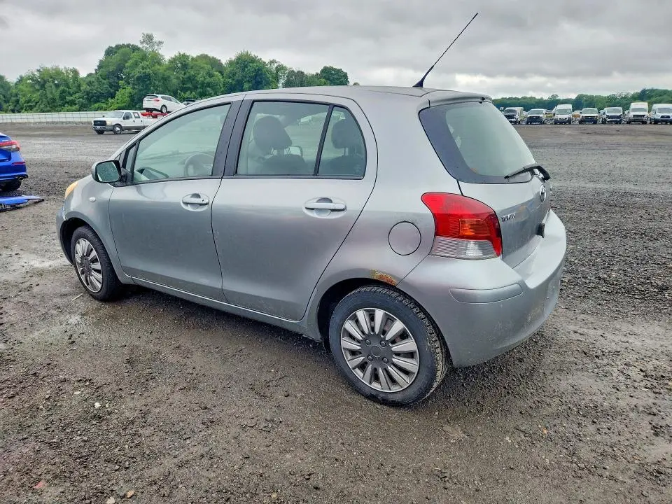 2010 TOYOTA YARIS BASE  