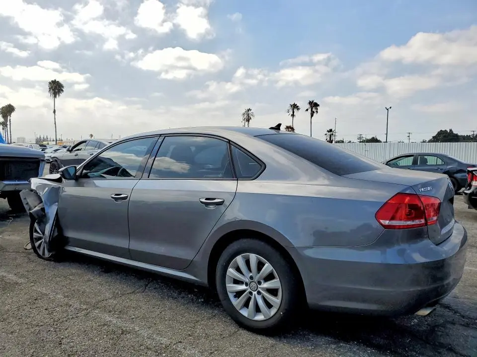 2012 VOLKSWAGEN PASSAT S  