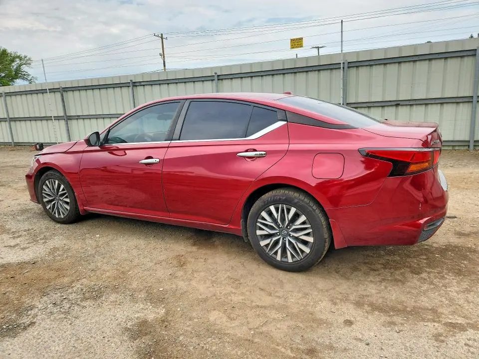 2023 NISSAN ALTIMA SV  