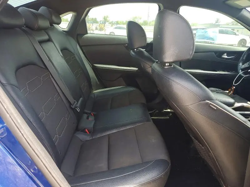 2021 KIA FORTE GT LINE  