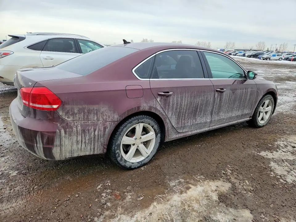 2013 VOLKSWAGEN PASSAT SE  