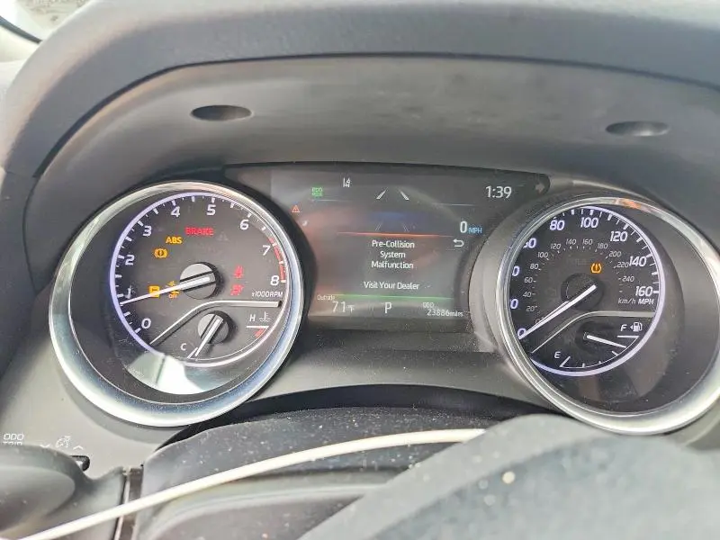 2020 TOYOTA CAMRY XLE  