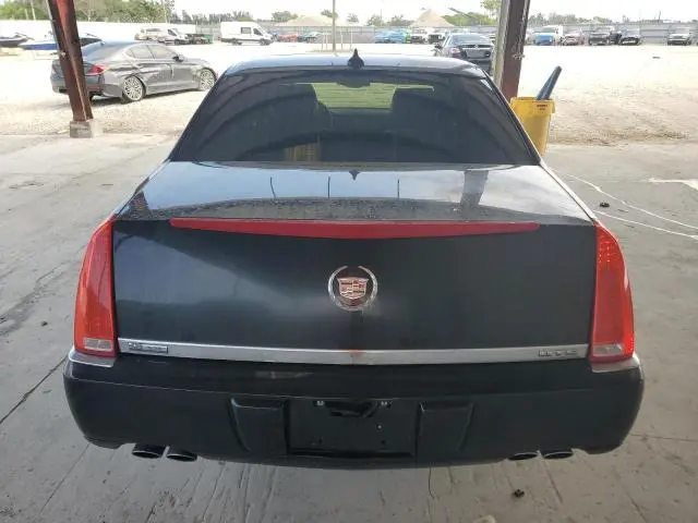 2010 CADILLAC DTS   