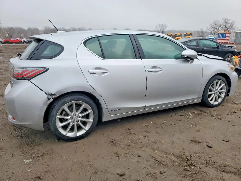 2011 LEXUS CT 200  