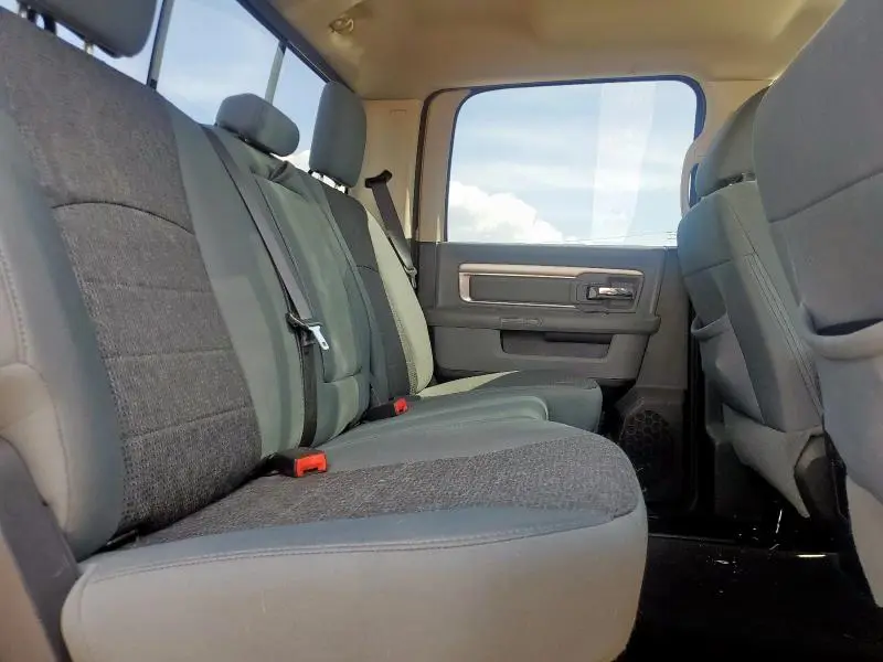 2017 RAM 1500 SLT  