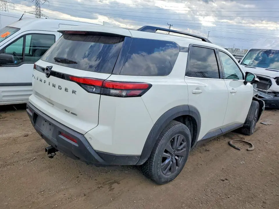 2022 NISSAN PATHFINDER SV  
