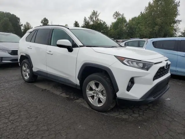 2021 TOYOTA RAV4 XLE  
