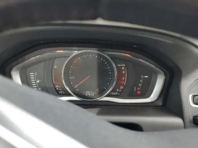 2017 VOLVO XC60 T6 DYNAMIC