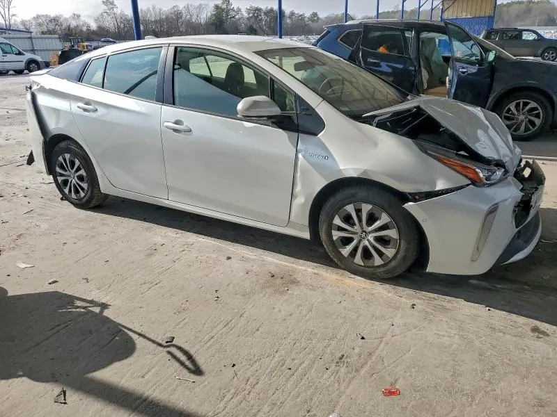 2022 TOYOTA PRIUS LE  