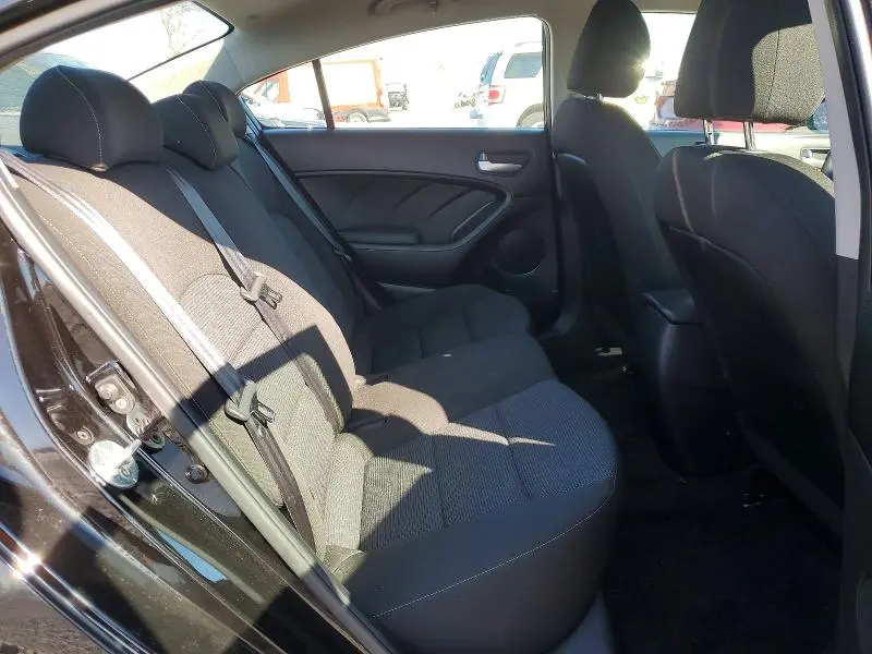 2017 KIA FORTE LX  