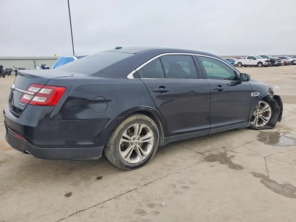 2018 FORD TAURUS SE  