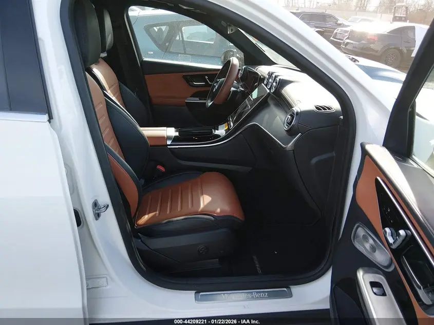 2025 MERCEDES-BENZ GLC 300 4MATIC SUV