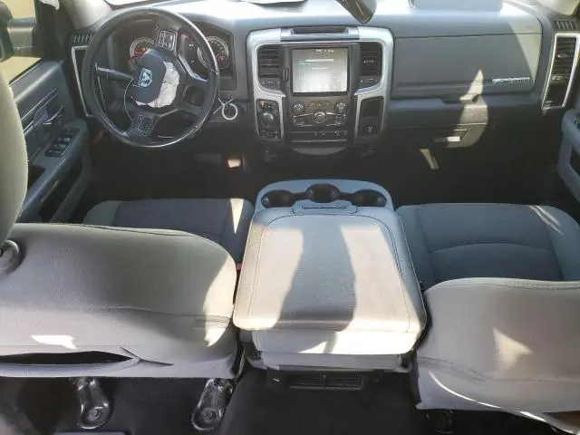 2016 RAM 1500 SLT  