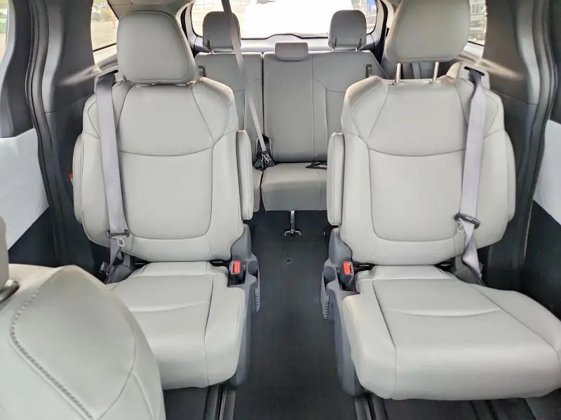 2025 TOYOTA SIENNA XLE 7-PASSENGER  