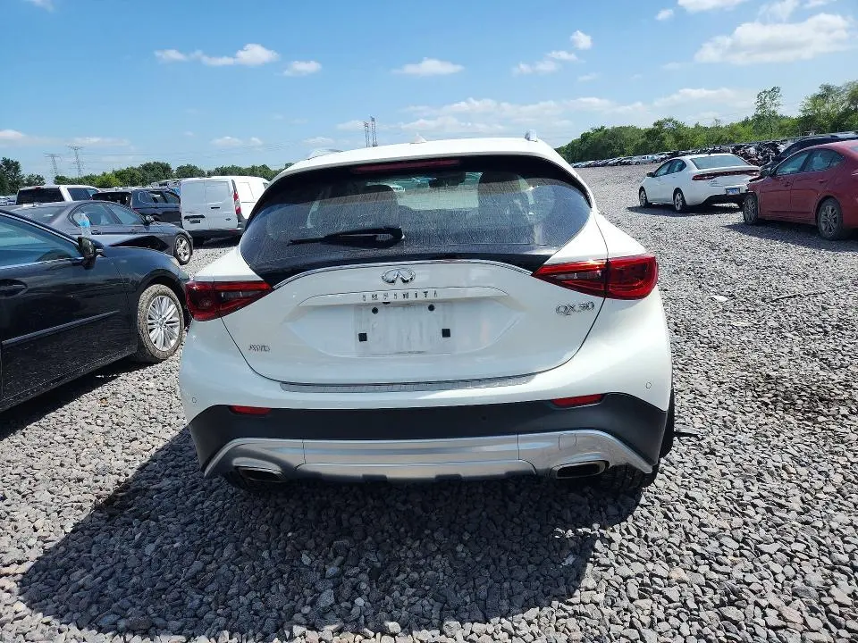2018 INFINITI QX30 PREMIUM  