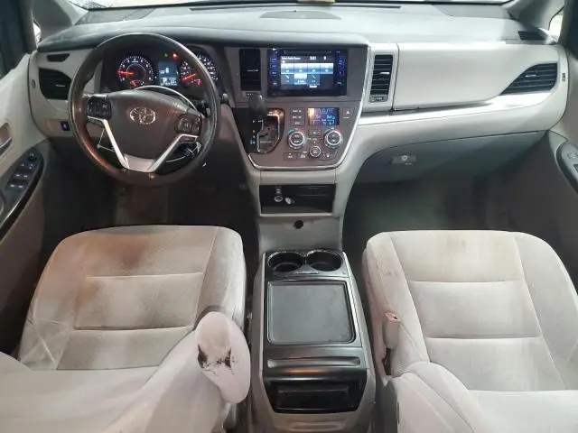 2017 TOYOTA SIENNA LE  