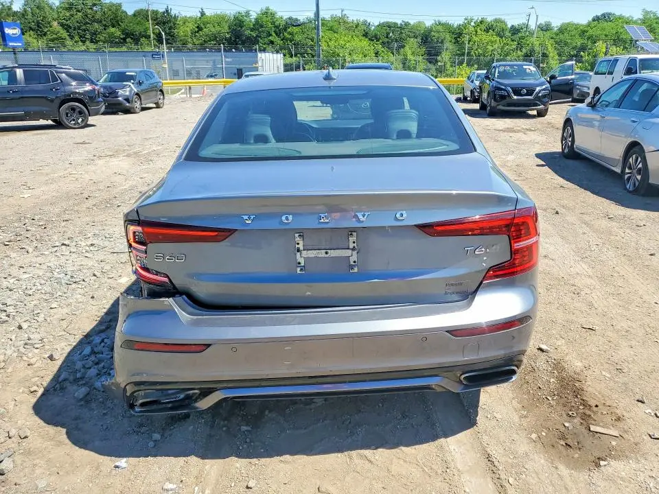 2019 VOLVO S60 T6 R-DESIGN  