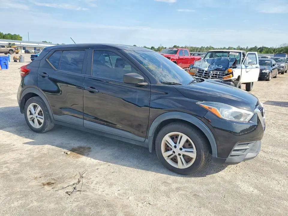 2020 NISSAN KICKS S  