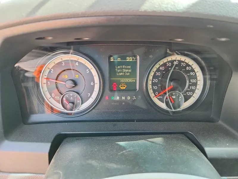 2016 RAM 1500 SLT  