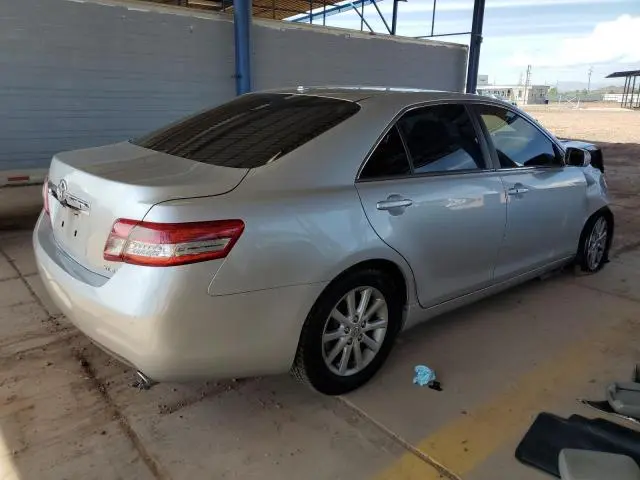 2011 TOYOTA CAMRY SE  