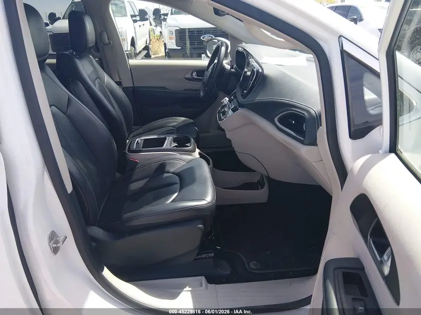 2023 CHRYSLER PACIFICA HYBRID TOURING L