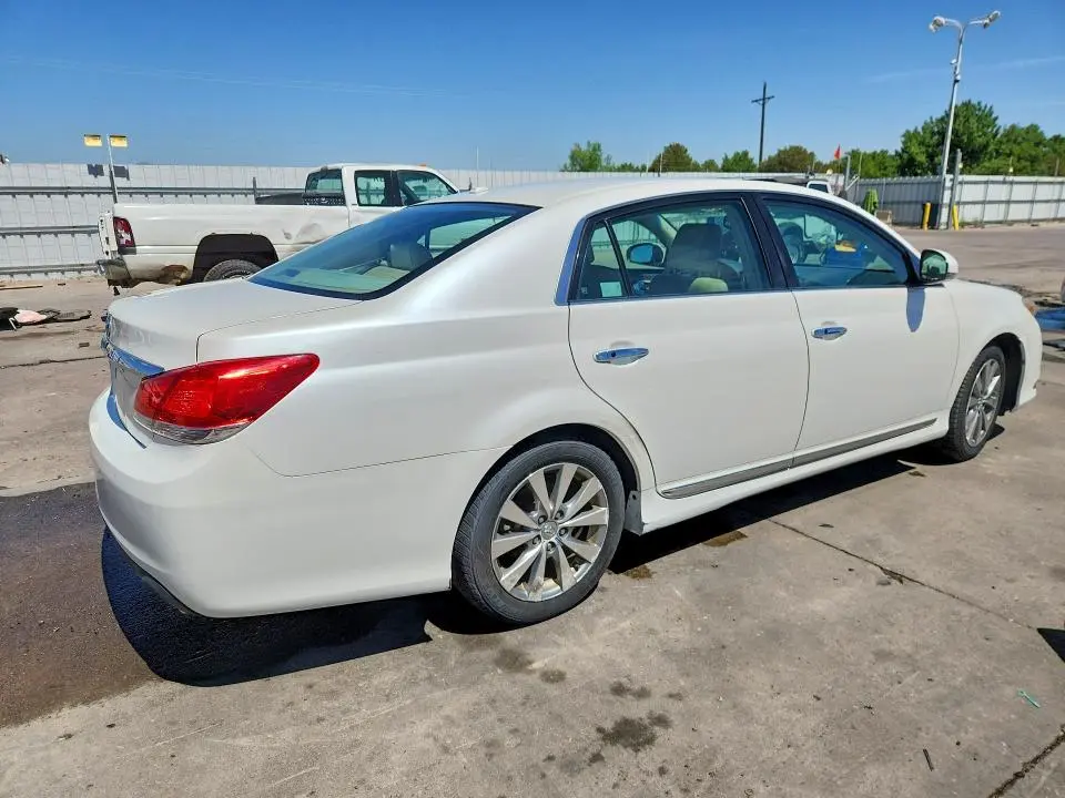 2011 TOYOTA AVALON LIMITED  