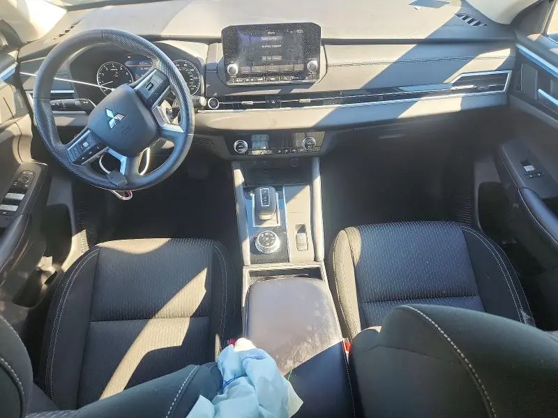 2022 MITSUBISHI OUTLANDER ES  