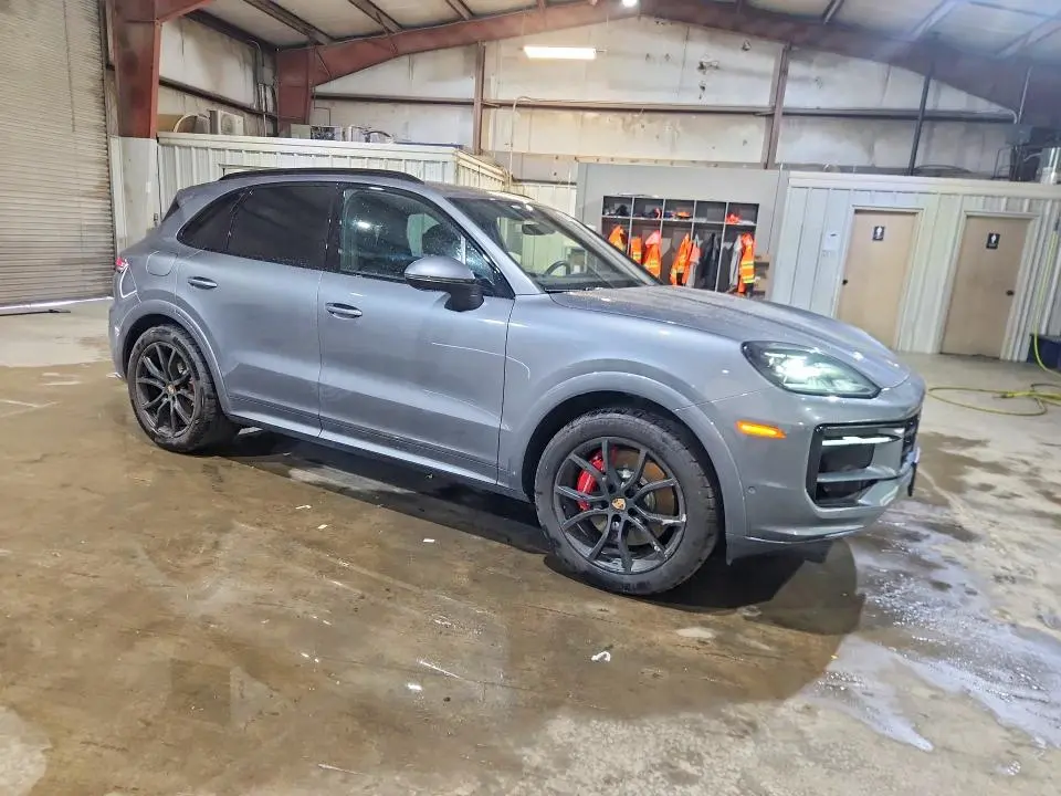 2026 PORSCHE CAYENNE S  