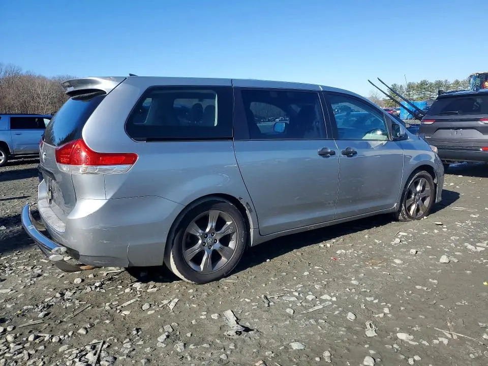 2014 TOYOTA SIENNA L 7-PASSENGER  