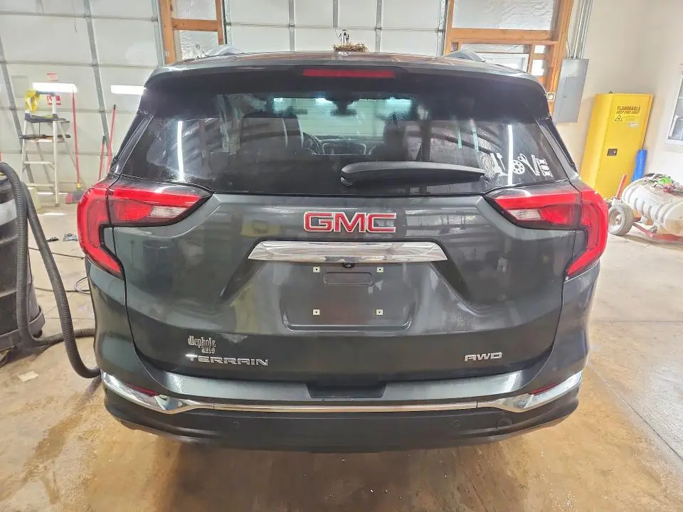 2021 GMC TERRAIN SLT  