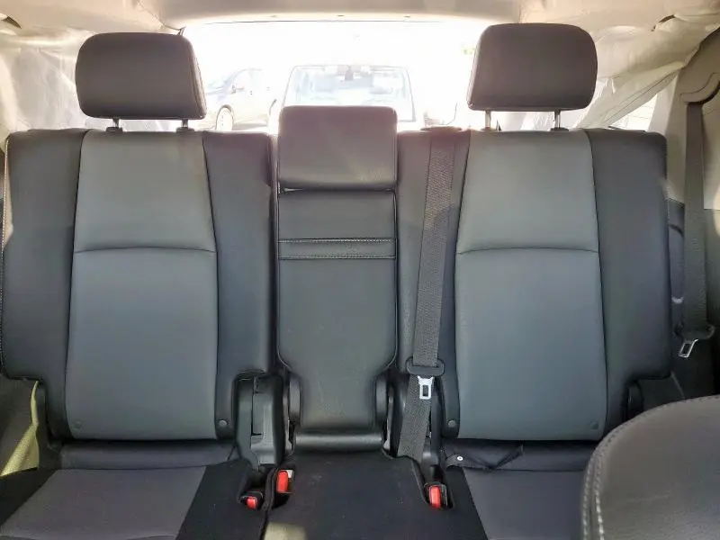 2022 TOYOTA 4RUNNER SR5  