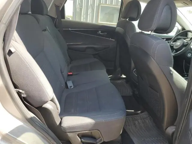2016 KIA SORENTO LX  
