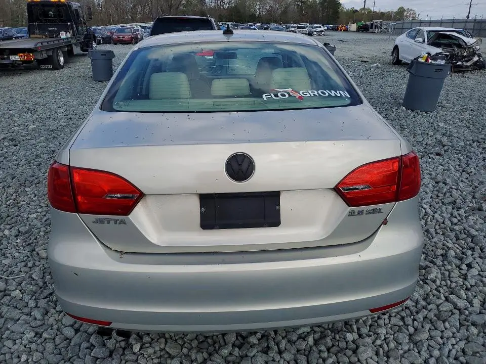 2011 VOLKSWAGEN JETTA SEL  