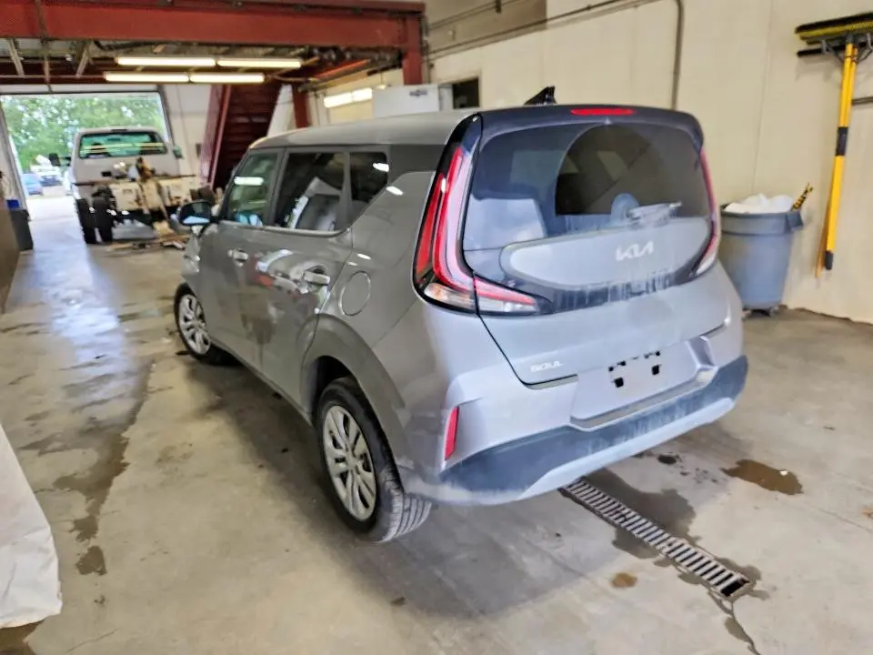 2023 KIA SOUL LX  