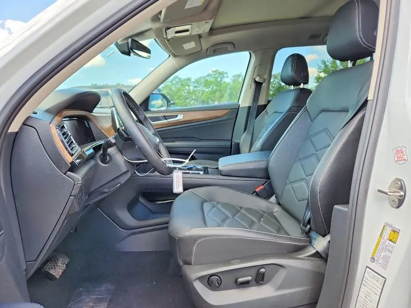 2025 VOLKSWAGEN ATLAS SE  