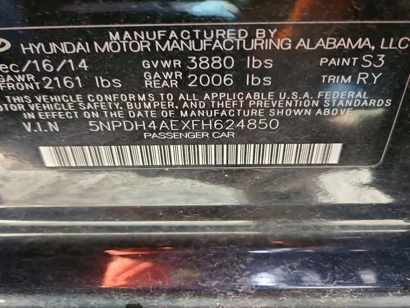 2015 HYUNDAI ELANTRA SE  